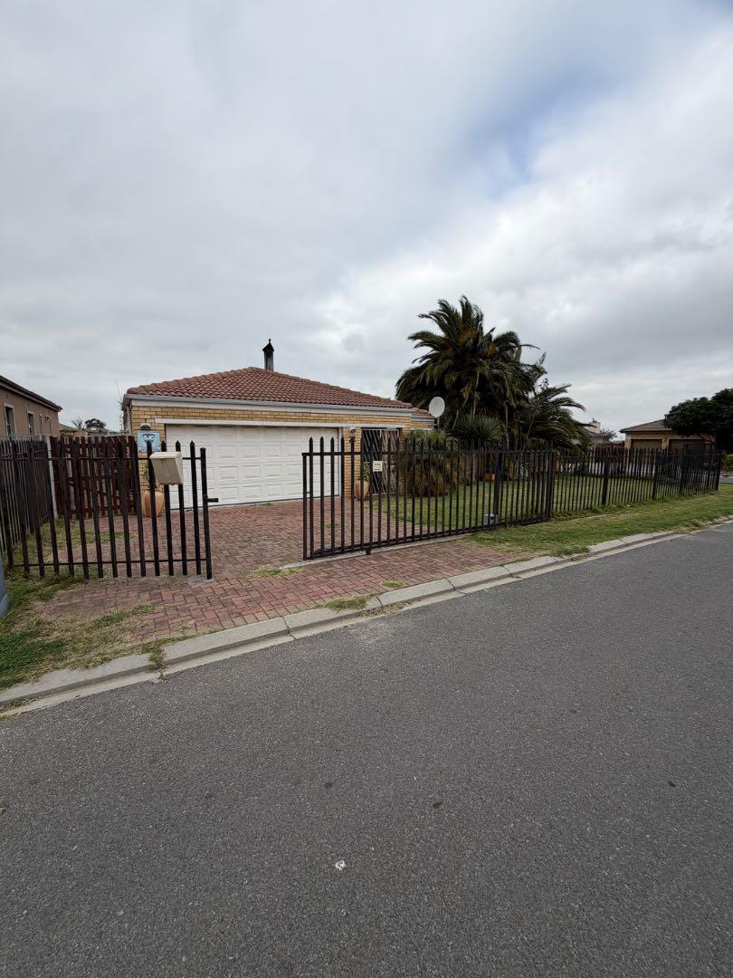 To Let 3 Bedroom Property for Rent in Jacarandas Western Cape